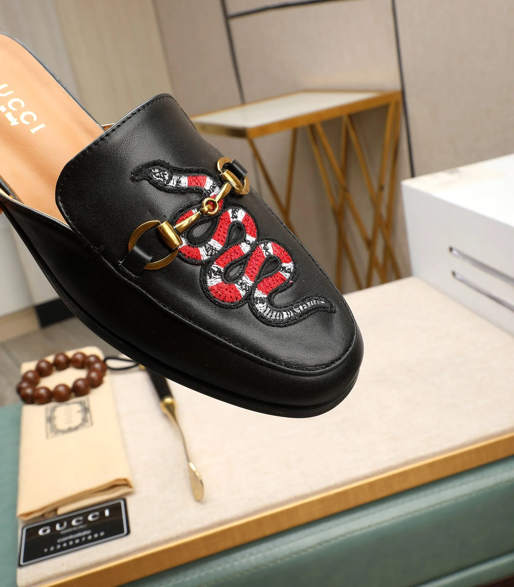 Men's clothing and shoes 💰380 (Gucci) The latest 🎁🎁 casual and fashionable men's shoes 👟 from the official website, hot style 💥 style is simple and elegant, exclusive for trendy men. Unique official website latest brand double G elements 👑 original Gucci decoration, fashionable and generous, original material original calfskin, ✅ fully imported first-layer pigskin lining, official website designated wear-resistant, lightweight original rubber casual outsole, counter classic model taken in kind, 38-44 black and white optional